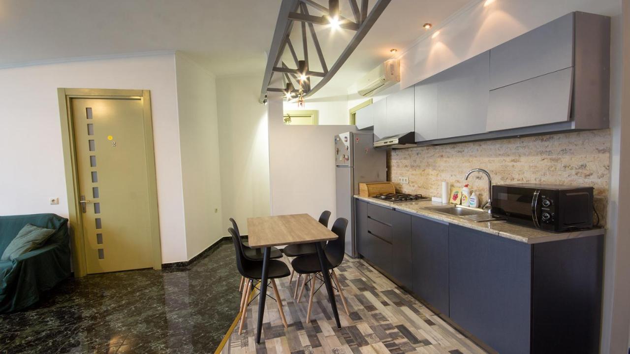 4 Bedroom Apartment On Liberty Square Tbilisi Exterior photo