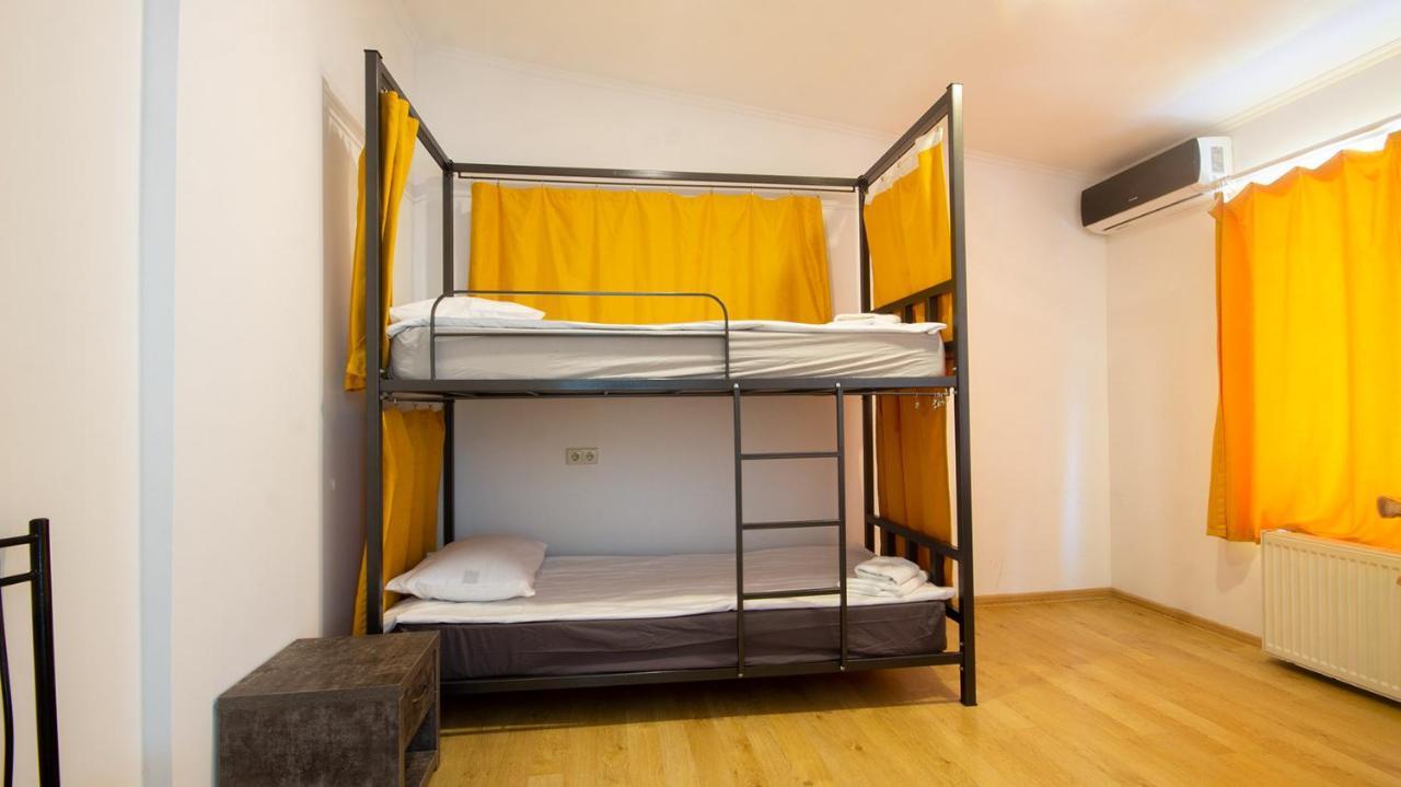 4 Bedroom Apartment On Liberty Square Tbilisi Exterior photo